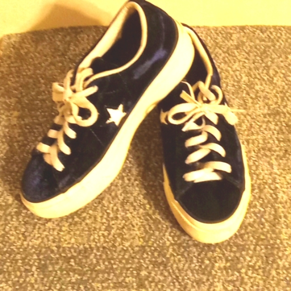 Converse Vintage Blue suede women's sneakers size 6.5